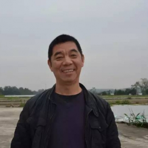 Ԭ�ă�����Փ���飬��·���fǰ��