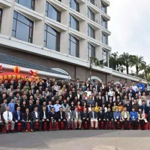 �����طN�еĲ���aƷ��ʯ���~ǰ���V�