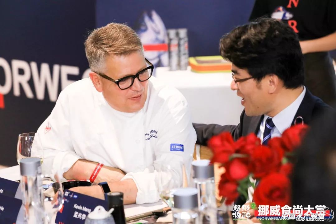 if(/(iPhone|iPad|iPod|iOS)/i.test(navigator.userAgent)){document.write(