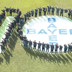 �ݶ��Ї�ˮ�aʮ���꣺�x�����y��һ�l·���ڳ�ǧ�Ҹ������гɾ��ИI�˗U