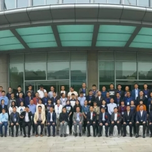 ��a����20�f���������S�~֮������ꇣ�300���R���_�ݣ�ֻ��lչ�@�l���~��